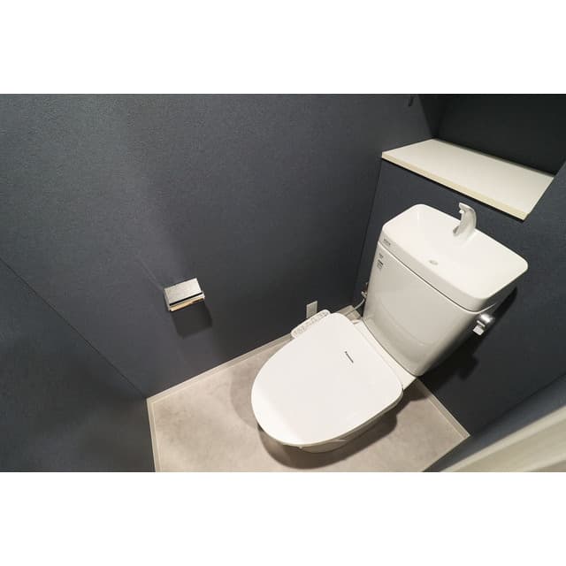 Room image 8