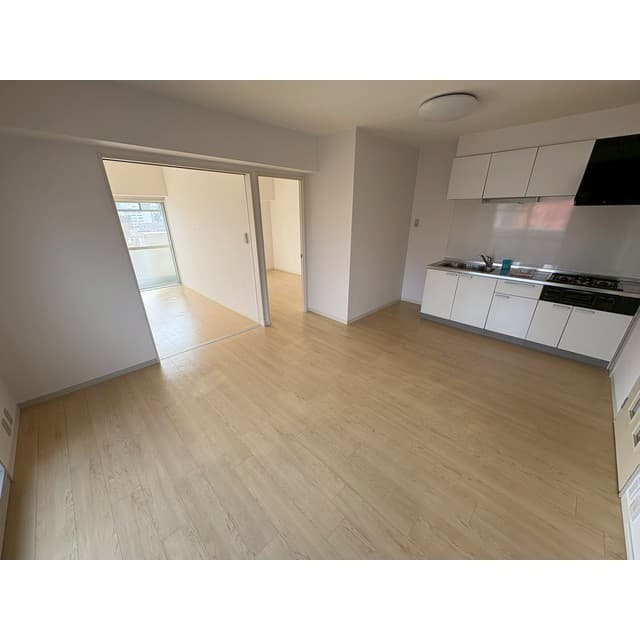 Room image 12