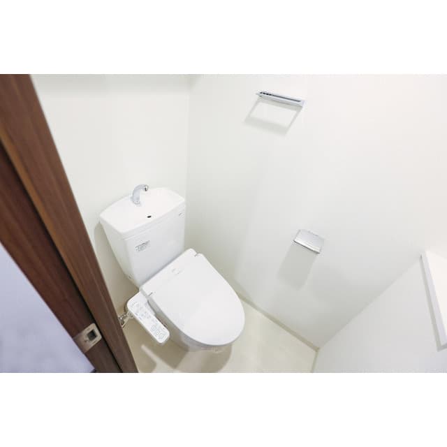 Room image 9