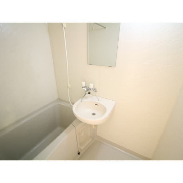 Room image 9