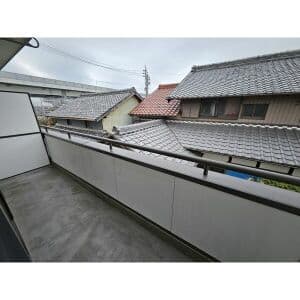 Room image 13
