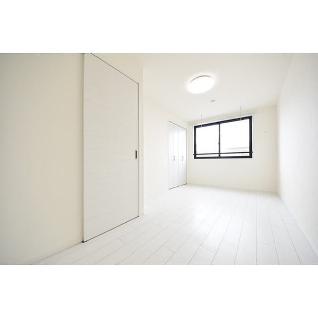 Room image 14