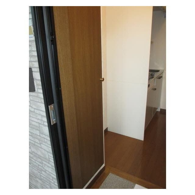 Room image 15