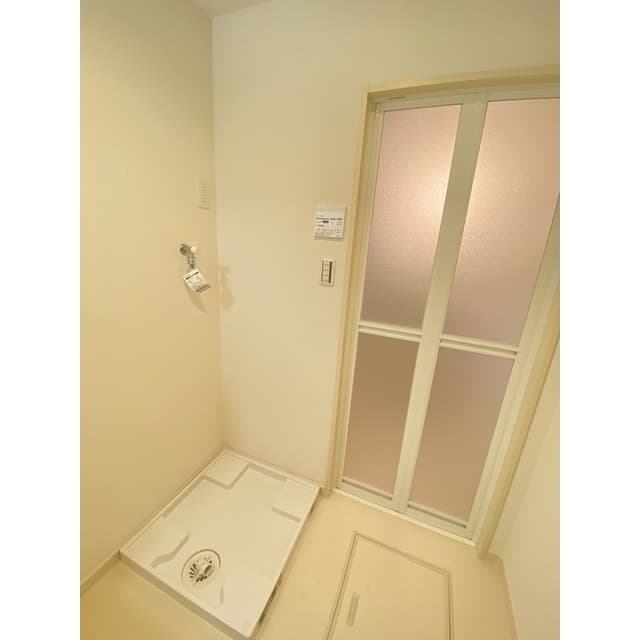 Room image 15