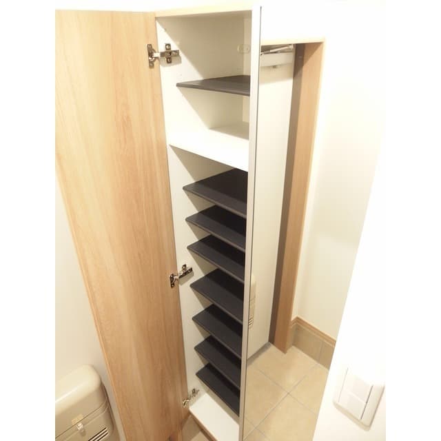 Room image 12