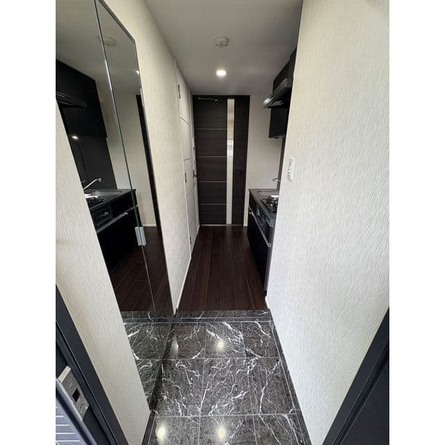 Room image 8