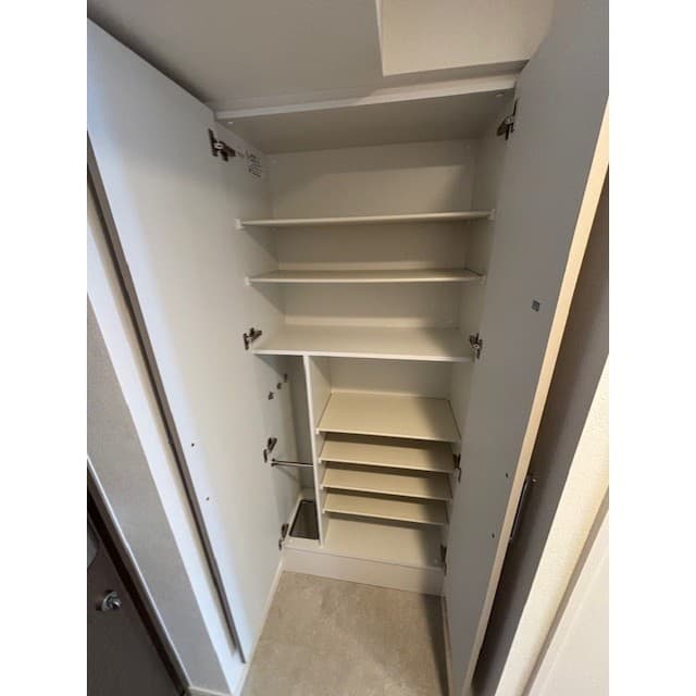 Room image 11