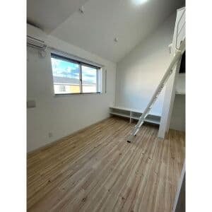 Room image 10