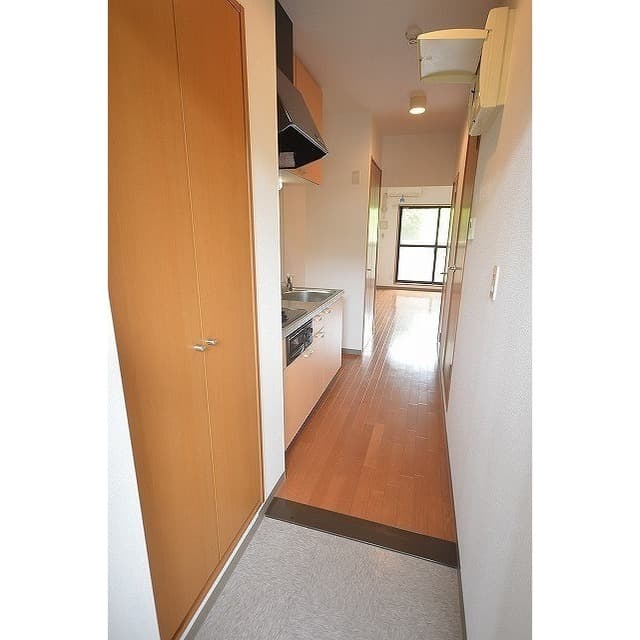 Room image 13