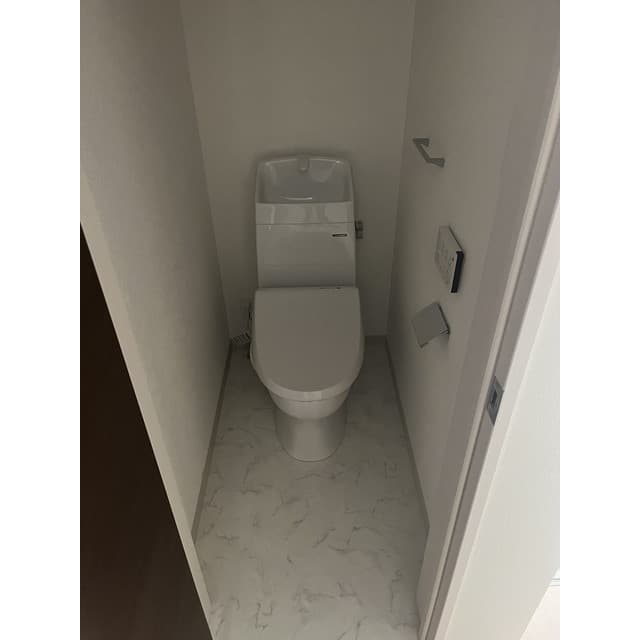 Room image 8