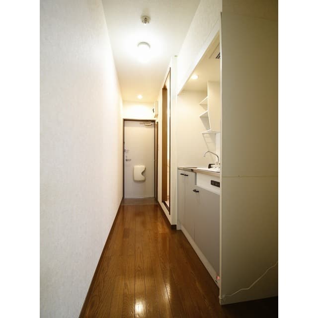 Room image 16