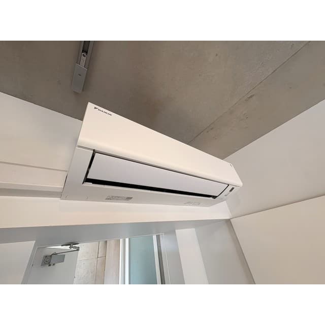 Room image 11