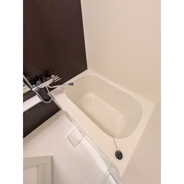 Room image 13