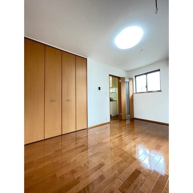 Room image 14