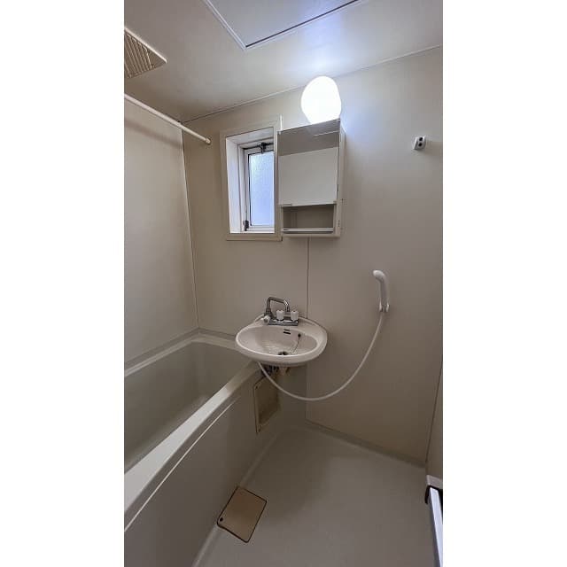 Room image 10