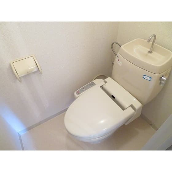 Room image 11