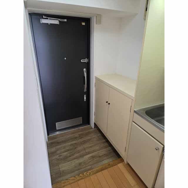 Room image 8