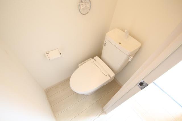 Room image 8