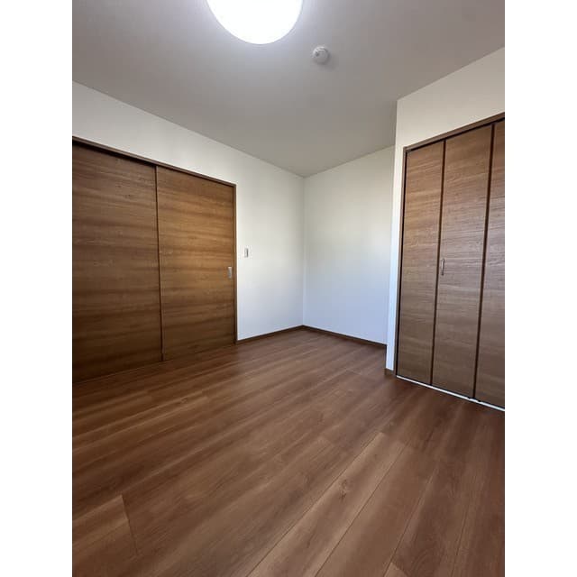 Room image 15