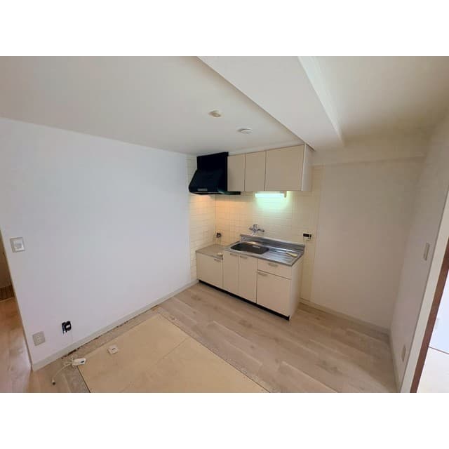 Room image 15