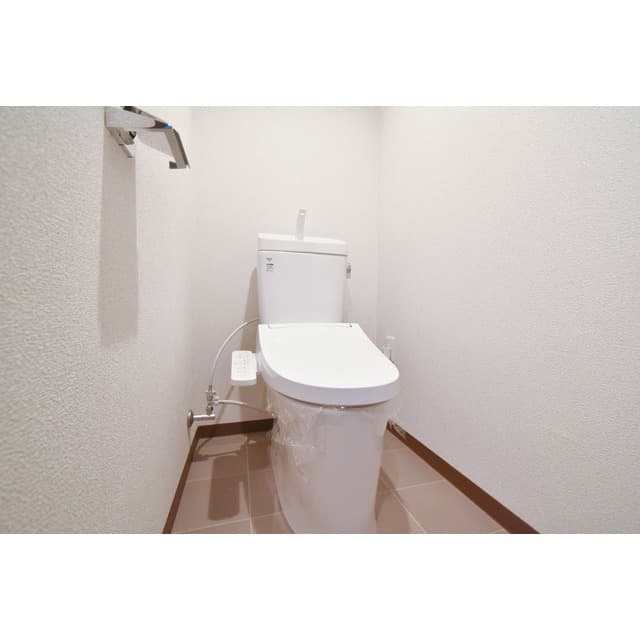 Room image 12