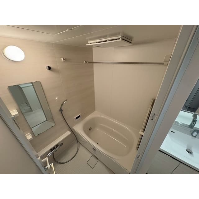 Room image 12