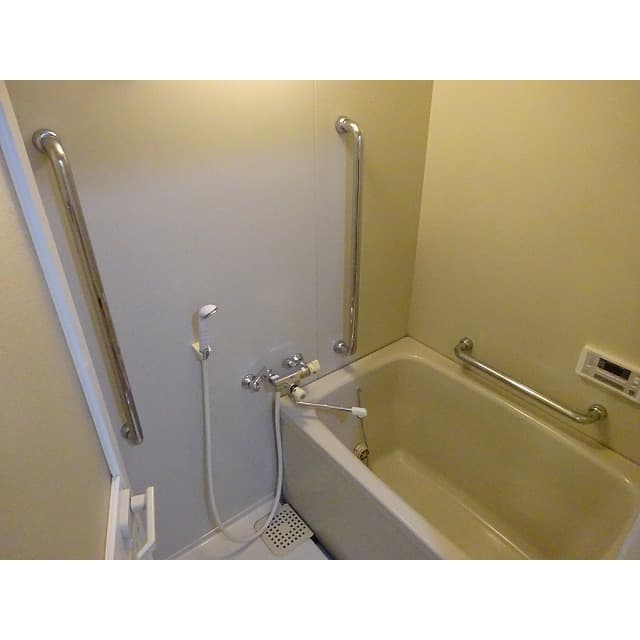 Room image 9
