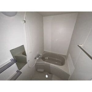 Room image 8