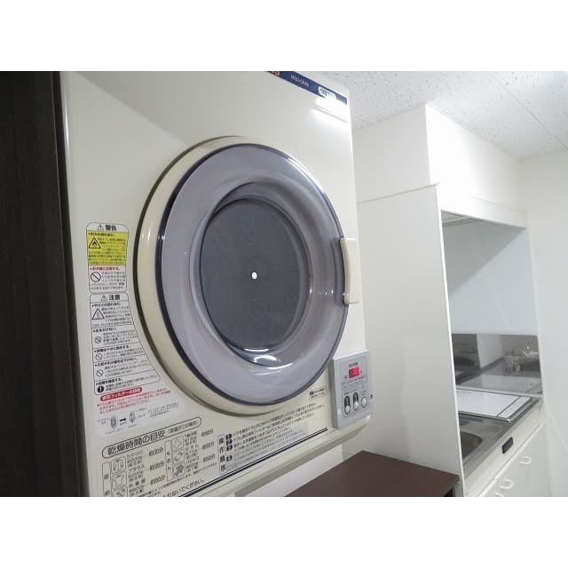 Room image 13