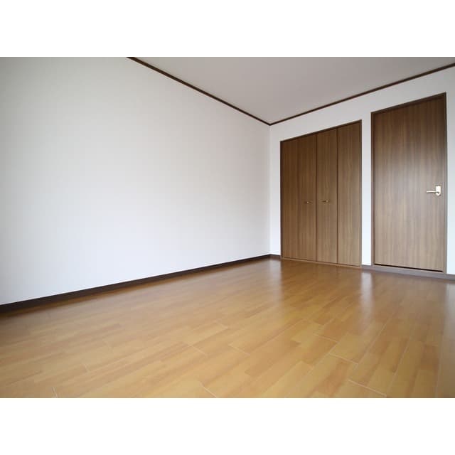Room image 16