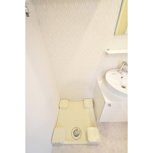 Room image 15