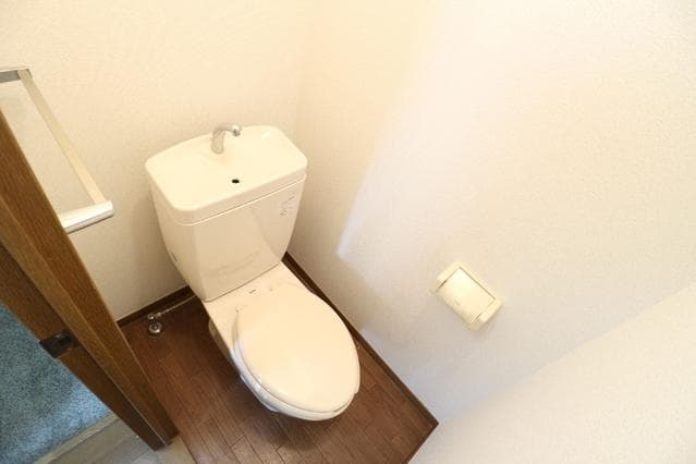 Room image 12