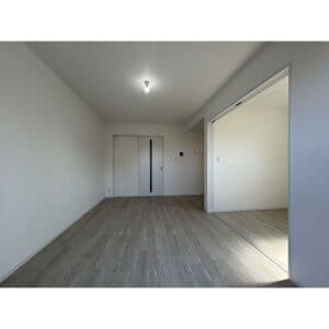 Room image 15