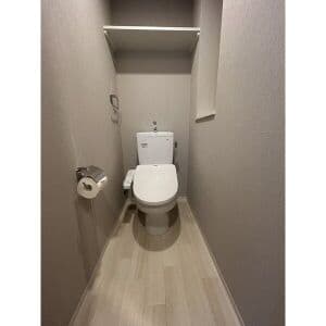 Room image 16