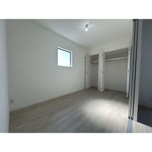 Room image 16