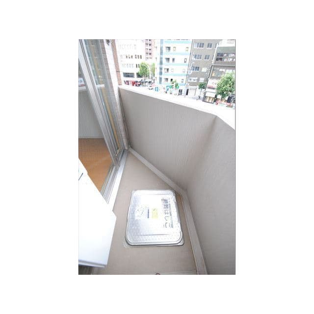 Room image 12