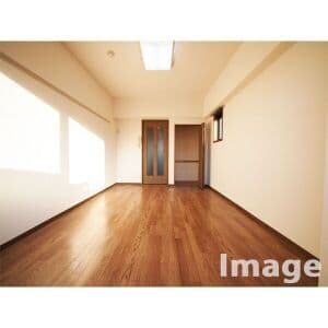 Room image 11