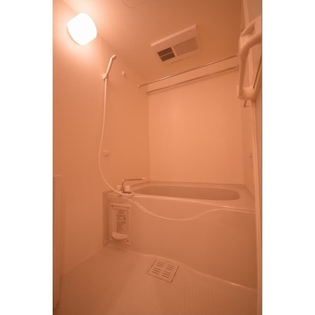 Room image 8