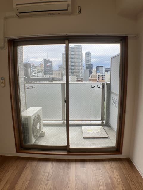 Room image 12
