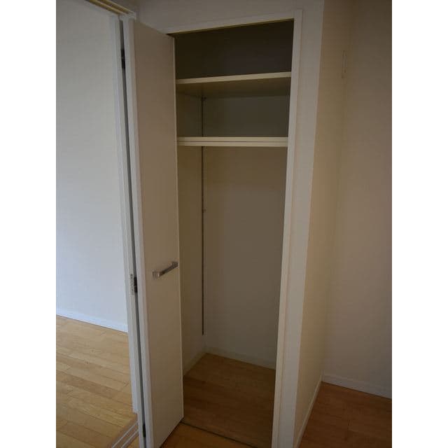 Room image 16
