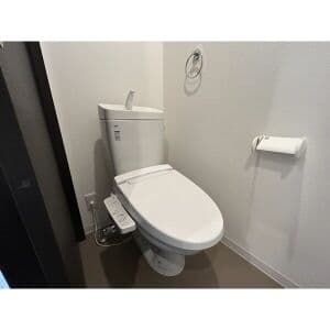 Room image 12