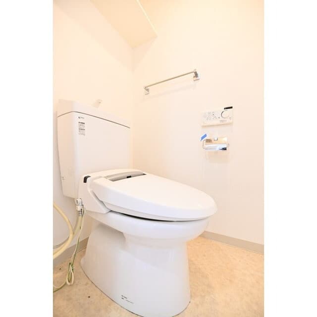 Room image 13