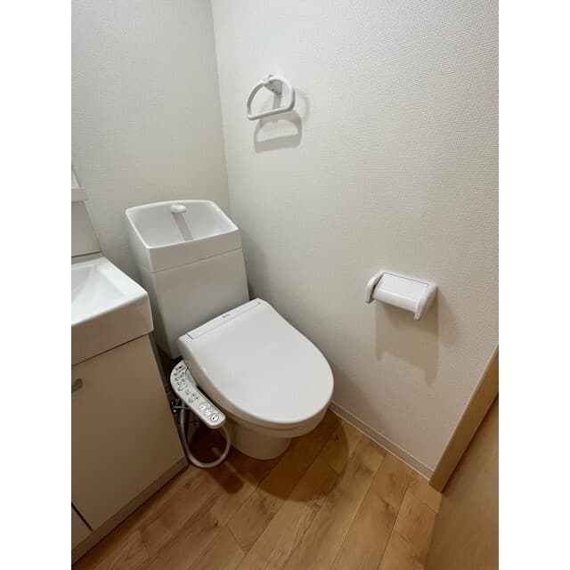 Room image 12