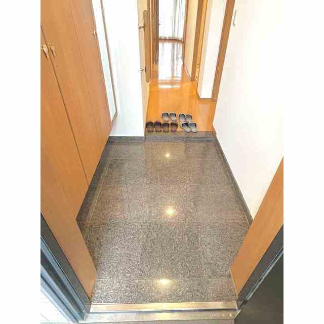 Room image 12