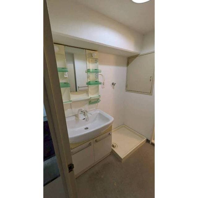 Room image 9