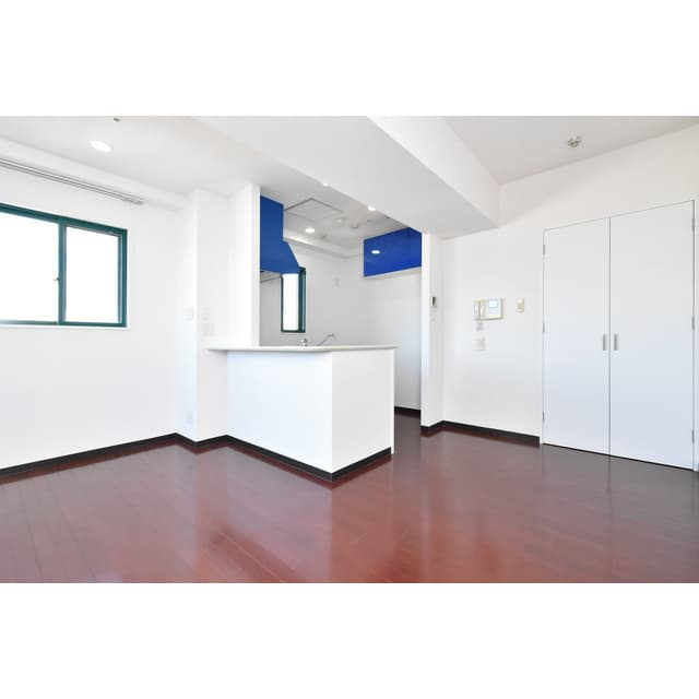 Room image 15
