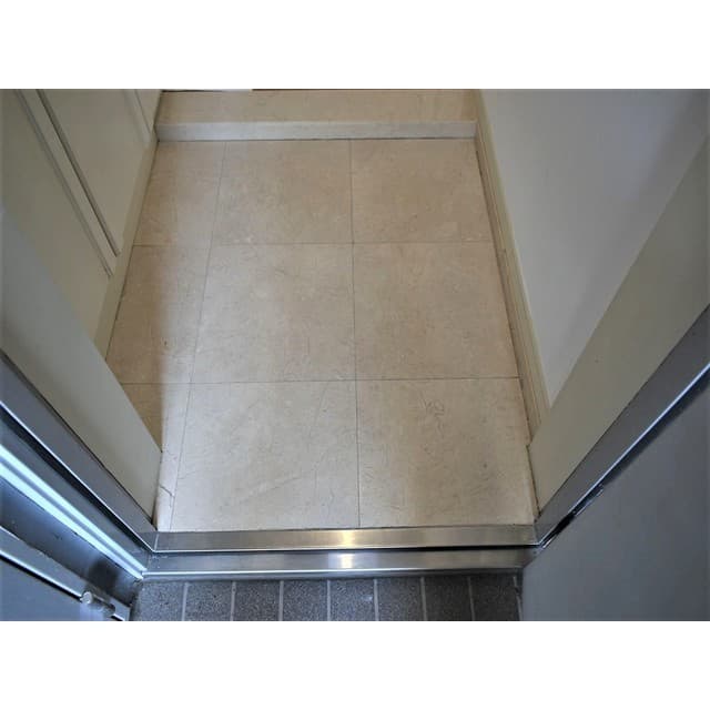 Room image 14