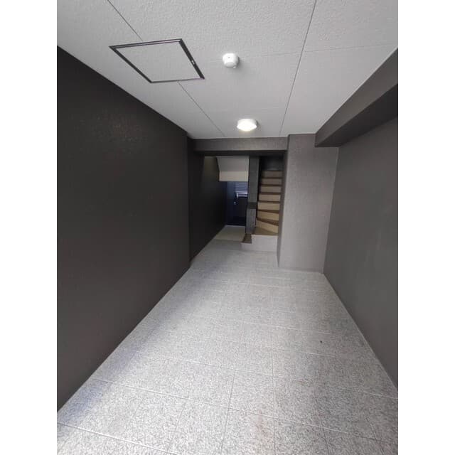 Room image 8