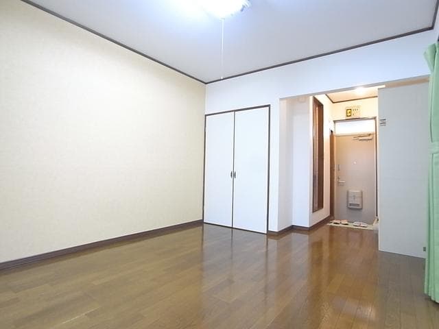 Room image 14
