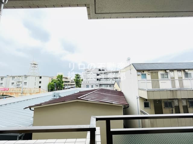 Room image 12